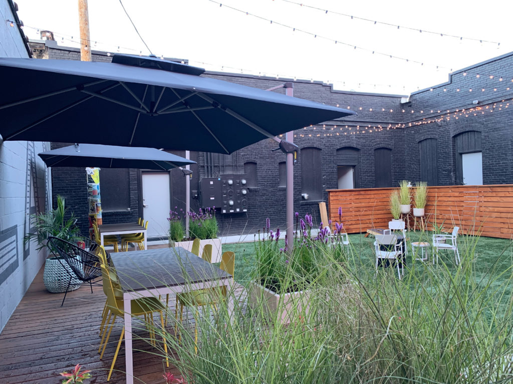 HDG Architecture Downtown Courtyard — landscape design and construction by Blend Outdoor