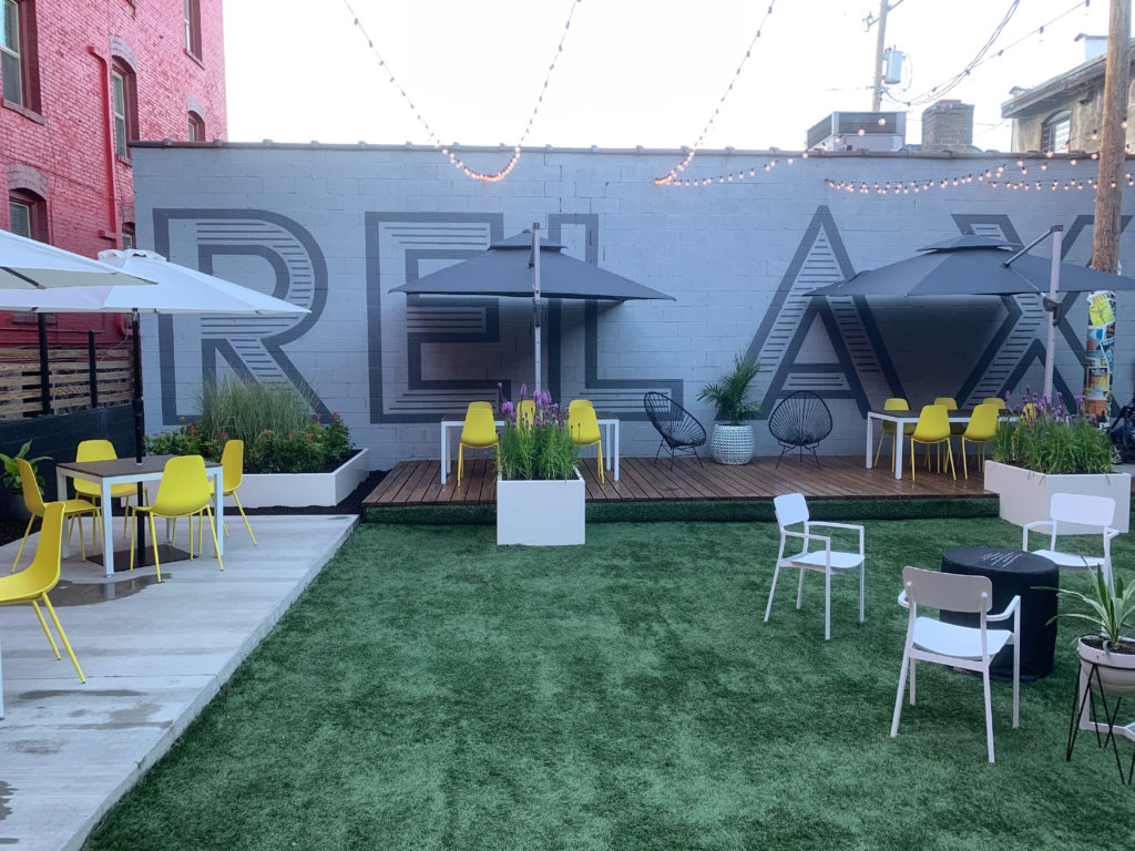 HDG Architecture Downtown Courtyard — landscape design and construction by Blend Outdoor