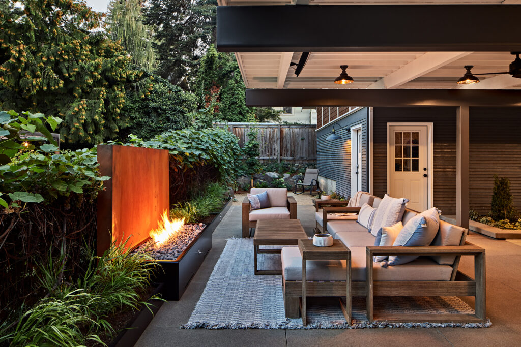 Modern Breezeway — landscape design and construction by Blend Outdoor